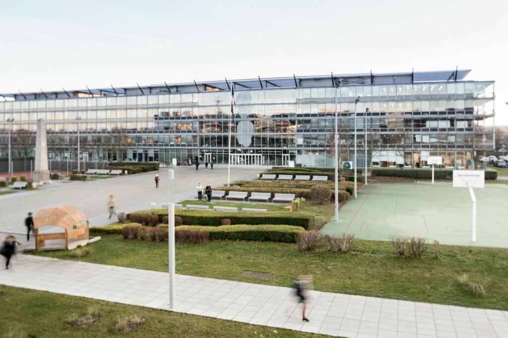 Réinventer l’identité d’une grande école